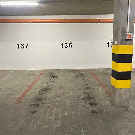 アパート Black & White