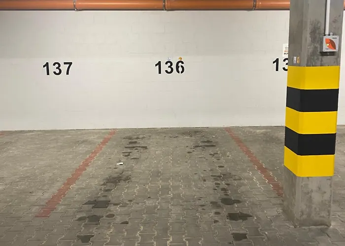 アパート Black & White