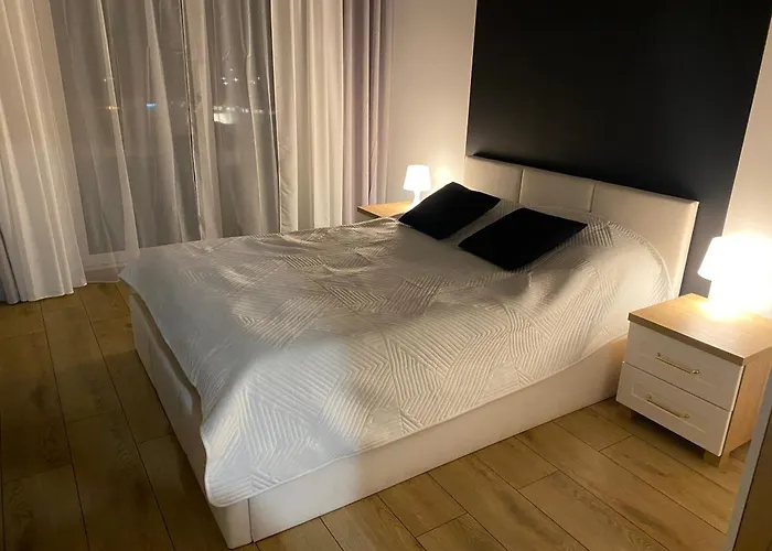 アパート Black & White *